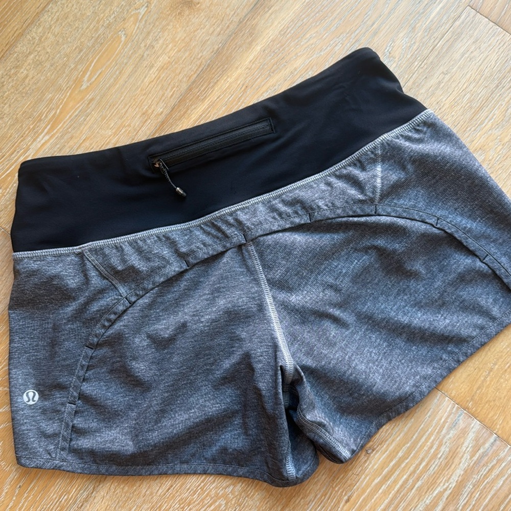 Lululemon Run Times shorts 4 gray black speed up w/ liner pockets excellent